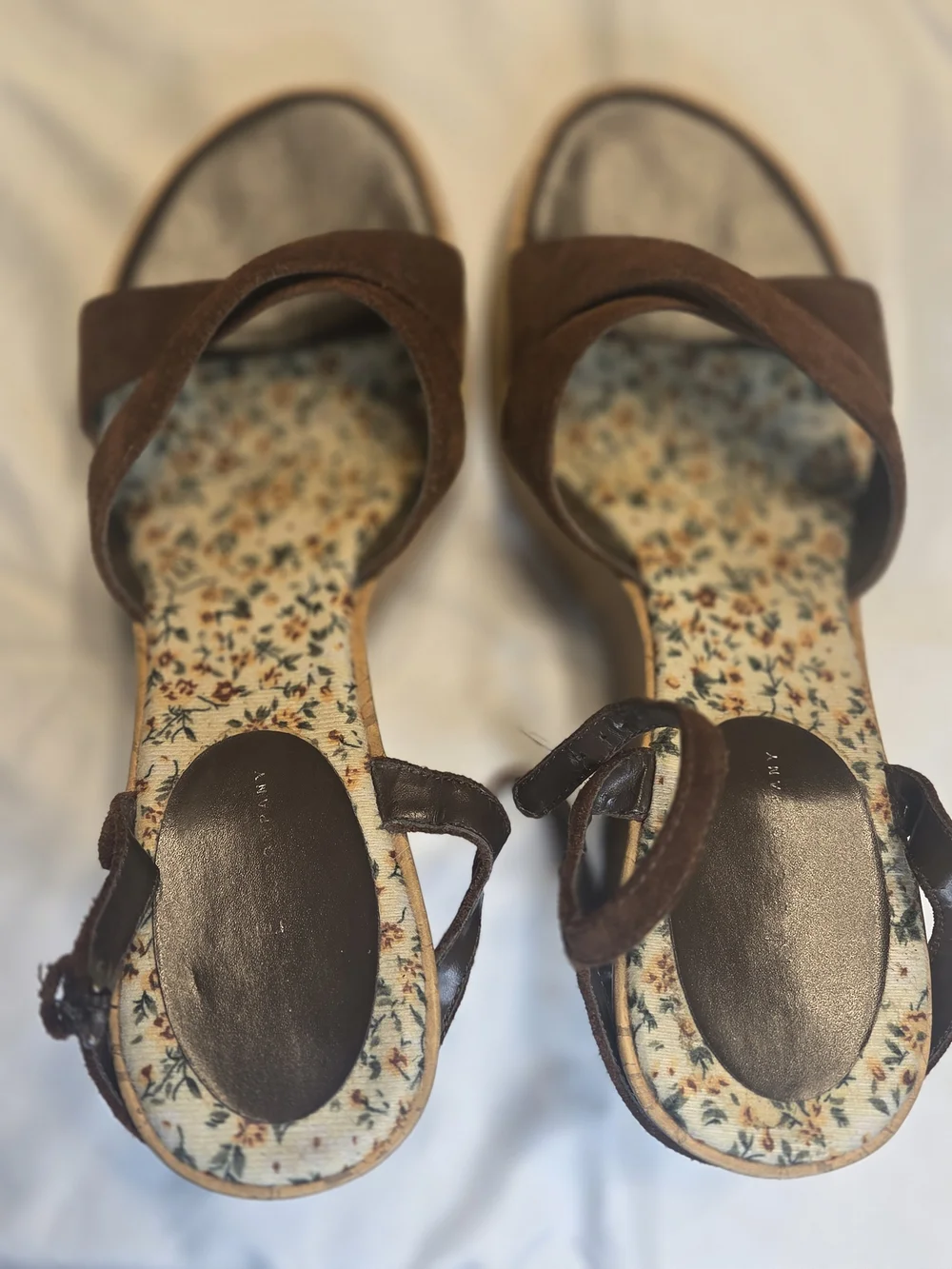 Nine & Co. Brown Suede Floral Wedge Sandals Size 9M Cottagecore Boho